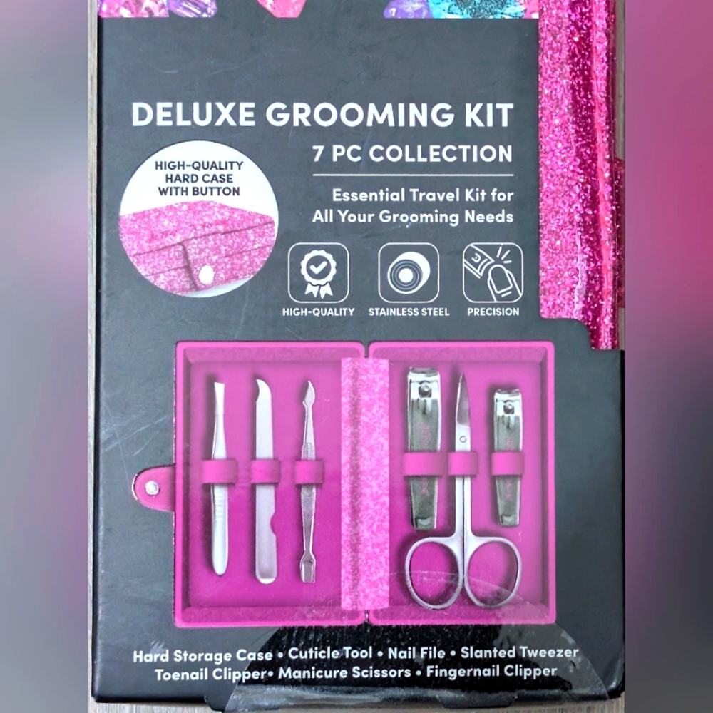 NWT•Betsey Johnson 7 Piece Collection Deluxe Grooming Kit W/Hard Case W/Button💅 - Picture 2 of 8